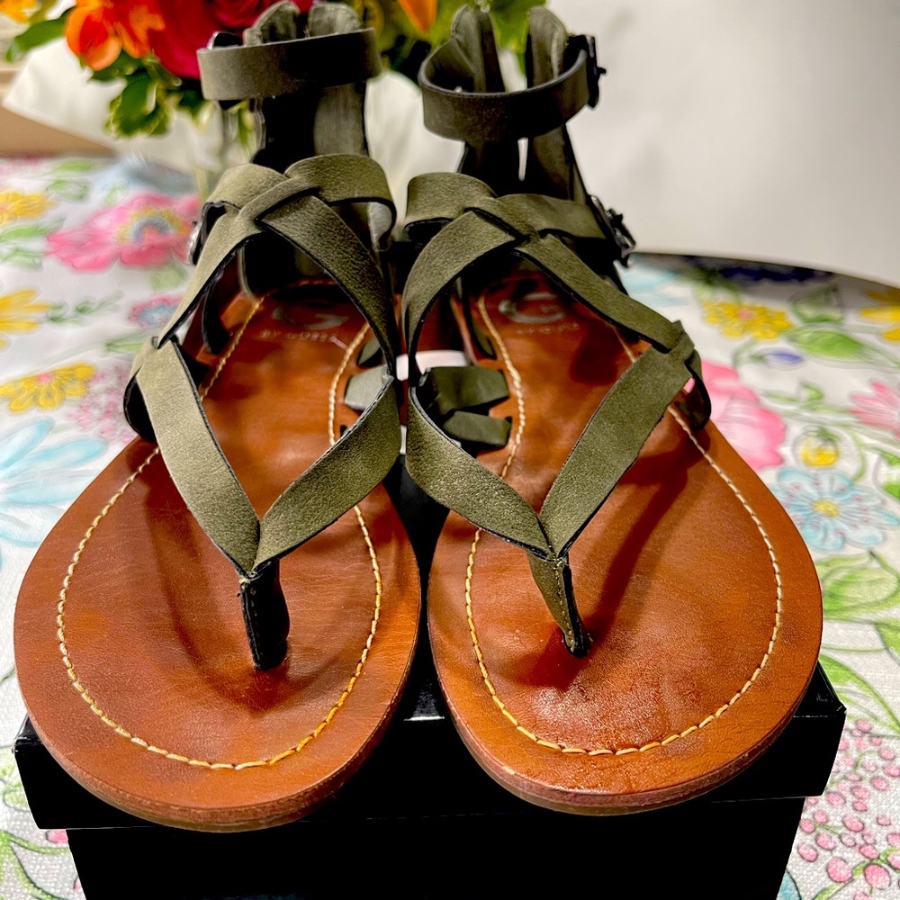 G by Guess multi strap throng sandals